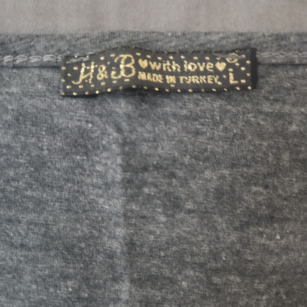 Shirt - Picture 4 of 4